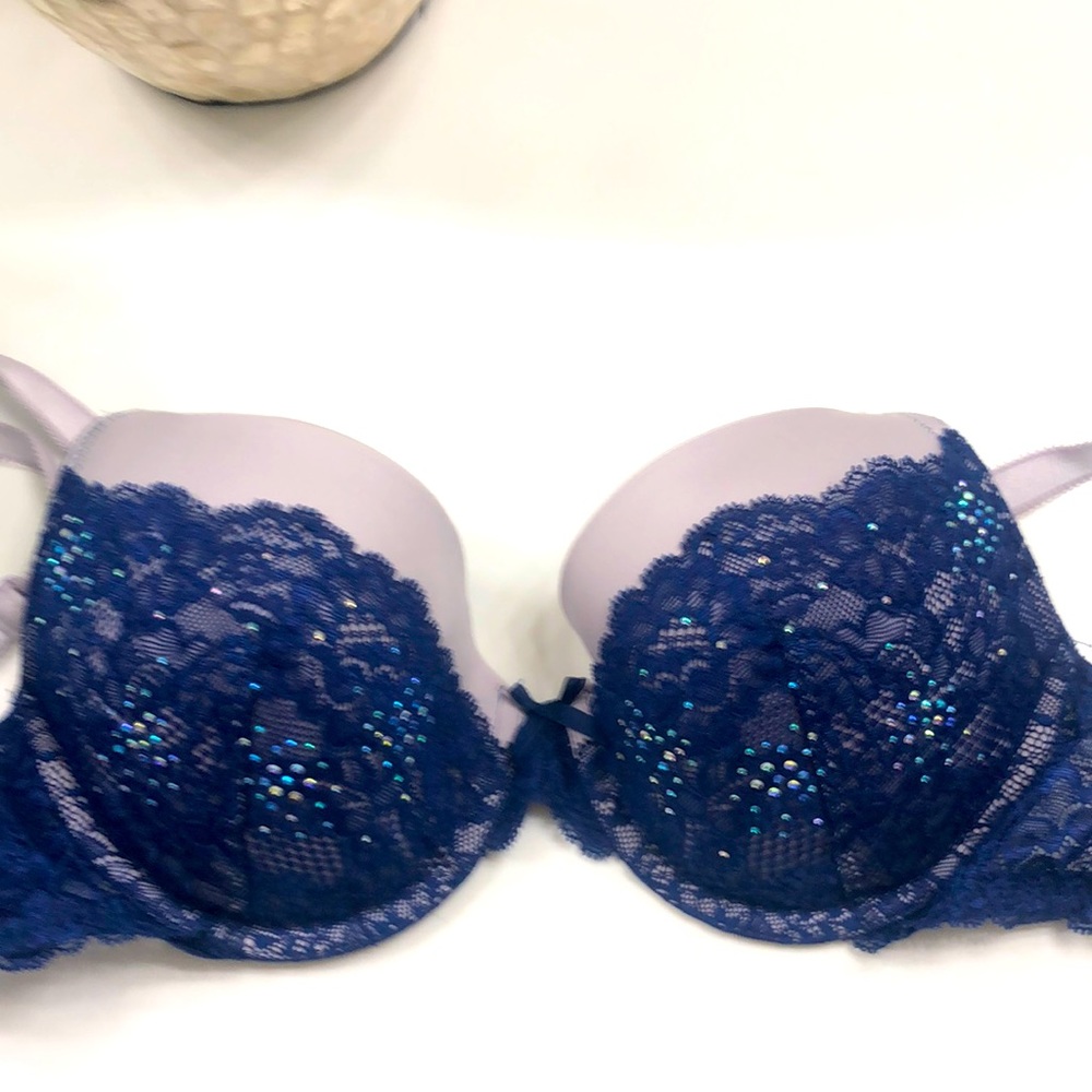 Victoria’s Secret bra- like new !